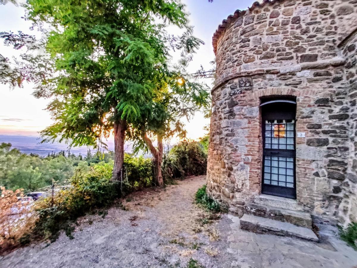 Historic 14Th Century Palazzo Apartments Sarteano Buitenkant foto