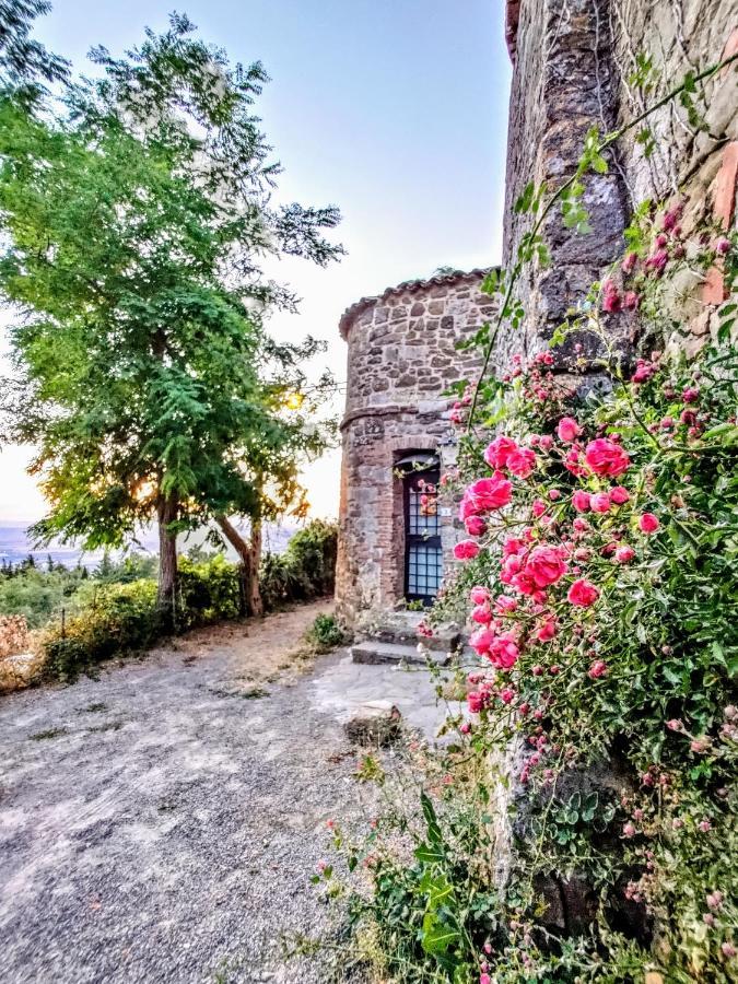 Historic 14Th Century Palazzo Apartments Sarteano Buitenkant foto